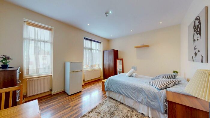 Studio To Rent In Chatsworth Road, NW2