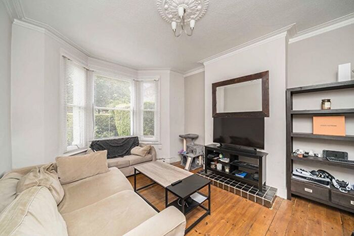 2 Bedroom Flat To Rent In Allfarthing Lane, London, SW18