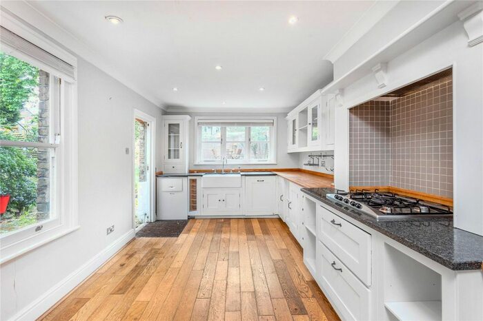 4 Bedroom Terraced House To Rent In Greyhound Lane, London, SW16
