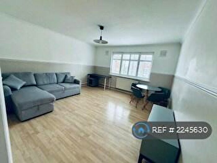 2 Bedroom Flat To Rent In Bexley Road, London, SE9