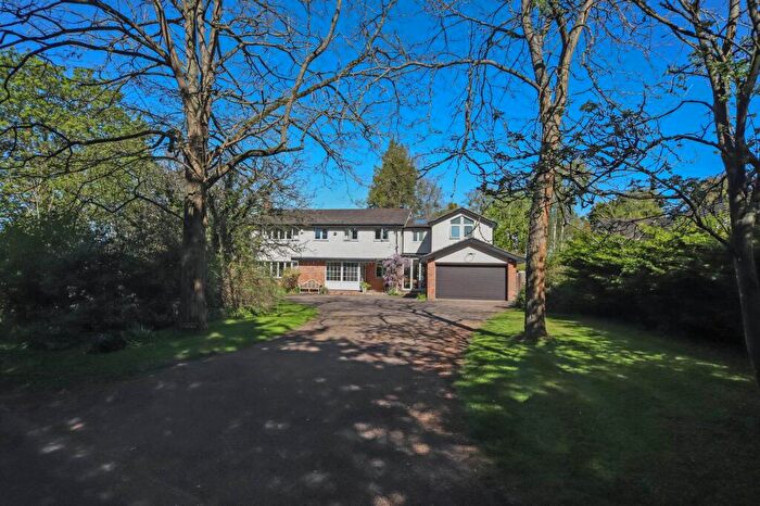 5 Bedroom Detached House For Sale In Chestnut End, Halton, HP22