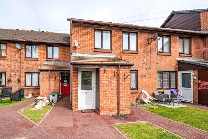 1 Bedroom Apartment For Sale In Lime Walk, Dunstable, Bedfordshire, LU5