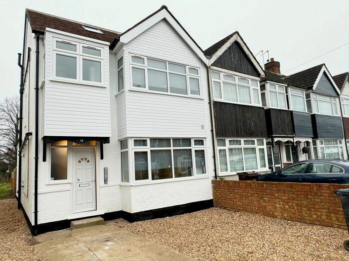 Studio To Rent In Shelson Avenue, Feltham, TW13