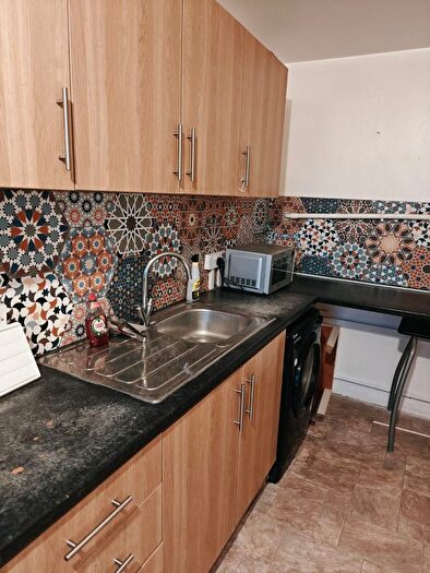 3 Bedroom Flat To Rent In Hitherlands, Little Dimocks, London, SW12