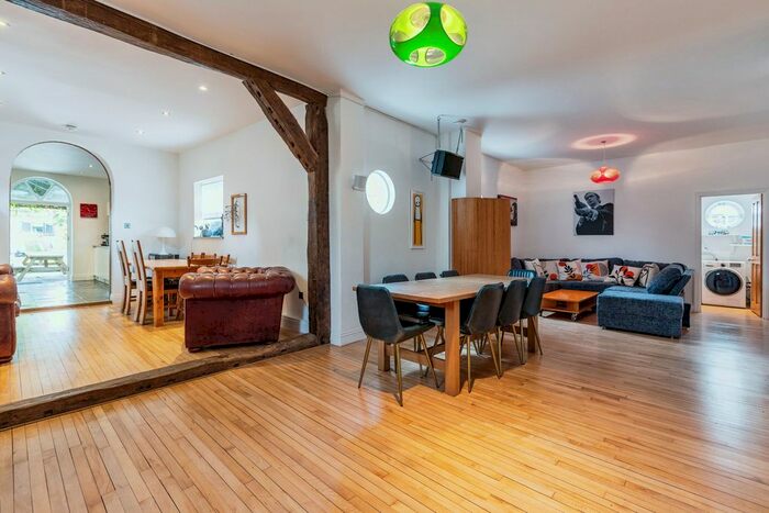 4 Bedroom Detached House To Rent In Barbauld Road, London, N16