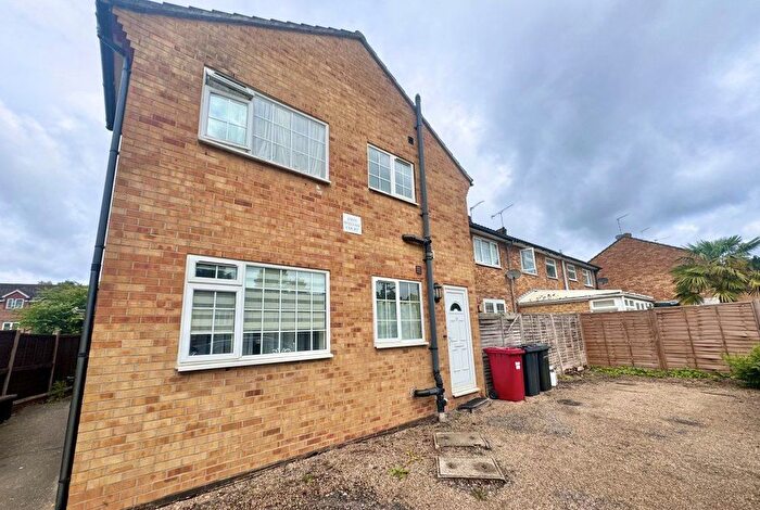 2 Bedroom Flat To Rent In Rokesby Road, Slough, SL2