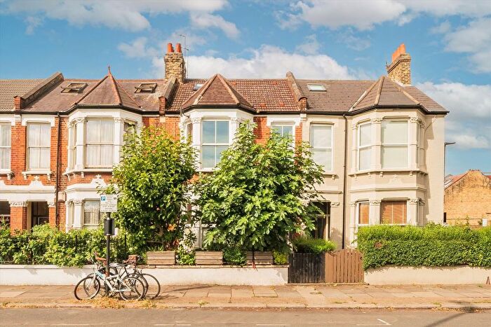 3 Bedroom Flat To Rent In Chiswick Lane, Chiswick, W4