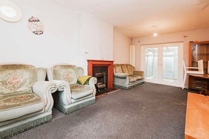 3 Bedroom End Of Terrace House For Sale In Ferncliffe Road, Harborne, Birmingham, B17