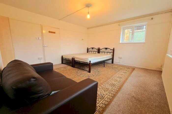 Studio To Rent In Middle Park Avenue, London, SE9