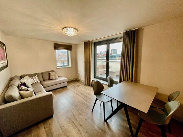 2 Bedroom Flat To Rent In Waterloo Apartments, Waterloo Street, Leeds, West Yorkshire, LS10