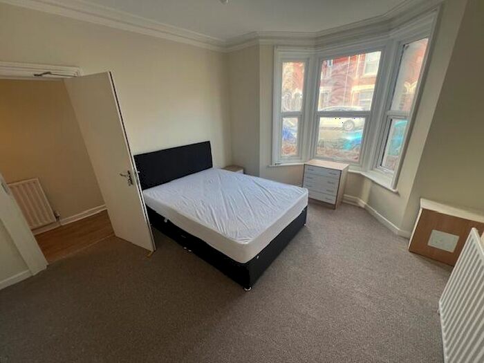 Studio To Rent In Oxford Avenue, SO14