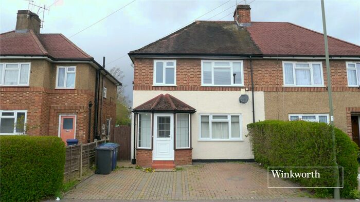 3 Bedroom Semi-Detached House To Rent In Crescent Road, New Barnet, EN4