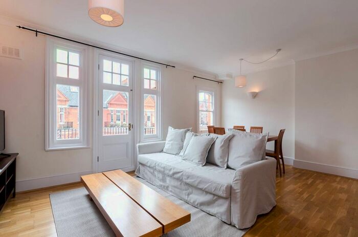 2 Bedroom Maisonette To Rent In Castletown Road, Barons Court, London, W14