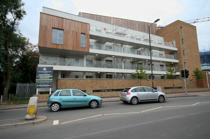 2 Bedroom Flat To Rent In Kidwells Close, Maidenhead, SL6