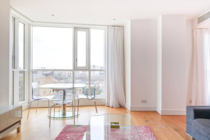 1 Bedroom Flat To Rent In Belgrave Court, , Canary Wharf, London, E14