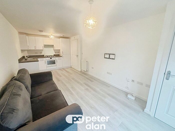 2 Bedroom Flat For Sale In Clos Y Rheilffordd, Barry, CF62