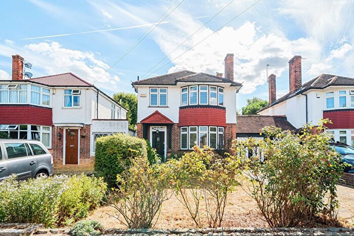 3 Bedroom Detached House For Sale In Upwood Road, Lee, SE12