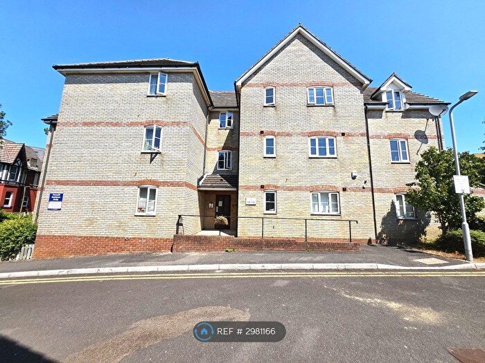 2 Bedroom Flat To Rent In The Firs, Bournemouth, BH1