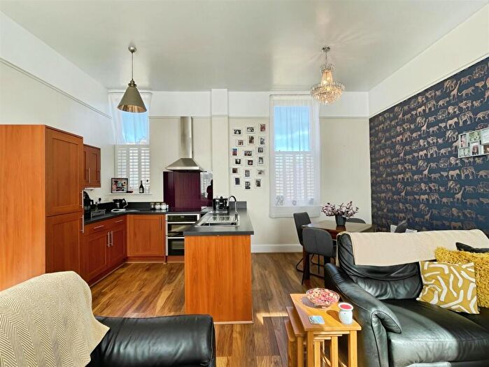 1 Bedroom Apartment For Sale In Willow Drive, Cheddleton, Staffordshire, ST13