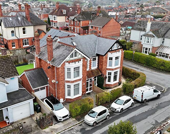 5 Bedroom Semi-Detached House For Sale In Abbotsbury Road, Newton Abbot, TQ12