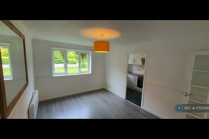 1 Bedroom Flat To Rent In Inwen Court, London, SE8