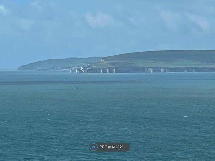 2 Bedroom Flat To Rent In Elizabeth Court, Bournemouth, BH1