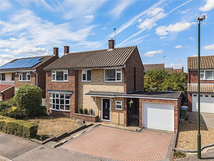 4 Bedroom Detached House For Sale In Mornington Court, Bexley, DA5