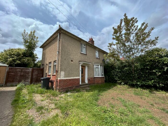 3 Bedroom Semi-Detached House To Rent In Naseby Road, Kettering, NN16