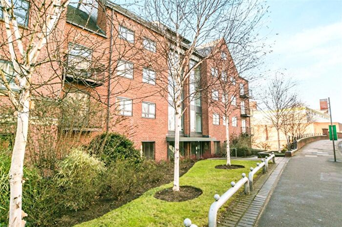 2 Bedroom Flat To Rent In St. James Wharf, Forbury Road, Reading, RG1