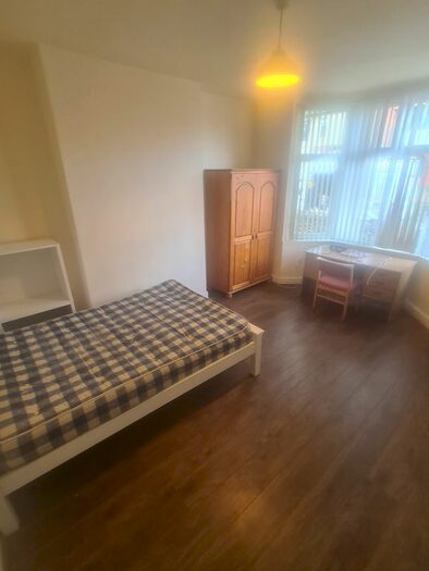 8 Bedroom Terraced House To Rent In Harlaxton Drive, Nottingham, NG7