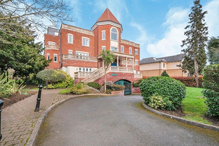 3 Bedroom Flat For Sale In Eastwick Lodge, Village Road, Enfield, EN1