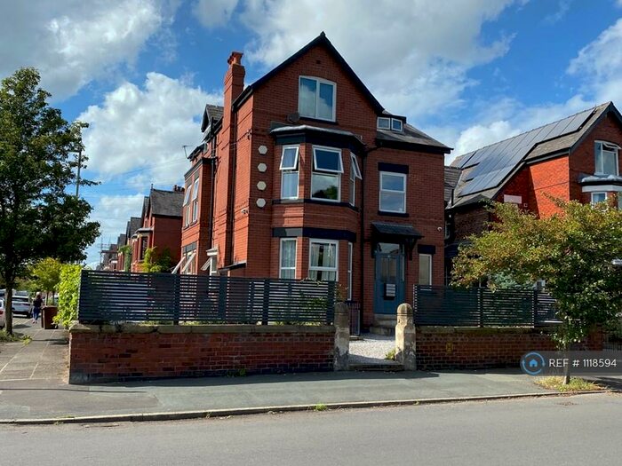 2 Bedroom Flat To Rent In Egerton Road North, Manchester, M21