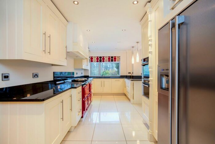 4 Bedroom Detached House To Rent In Bereweeke Road Winchester, SO22