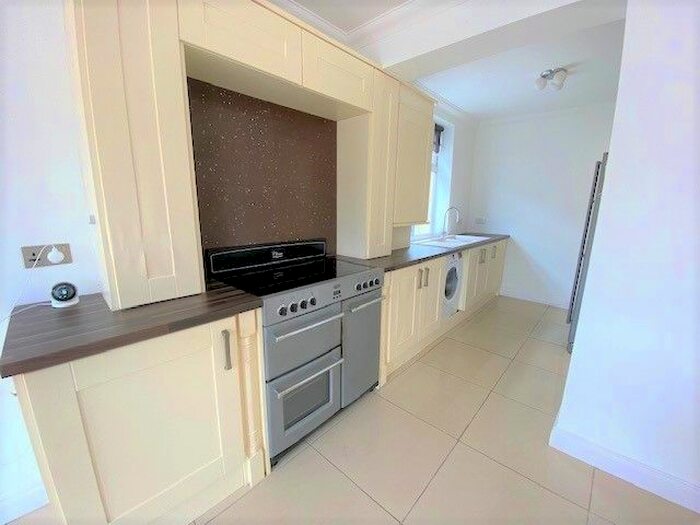 3 Bedroom Bungalow To Rent In Church Road, Harold Wood, Romford, RM3