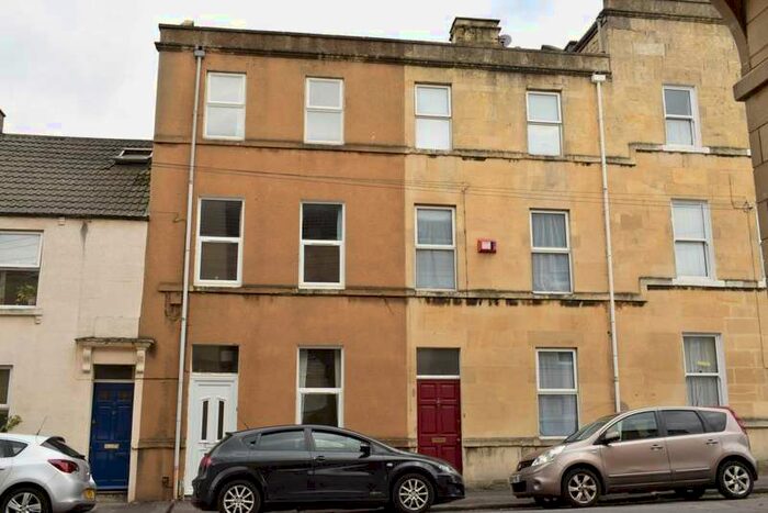 6 Bedroom Terraced House To Rent In Stuart Place, Bath, BA2