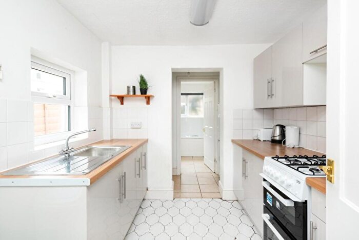 4 Bedroom End Of Terrace House To Rent In Landseer Road, Bath, BA2
