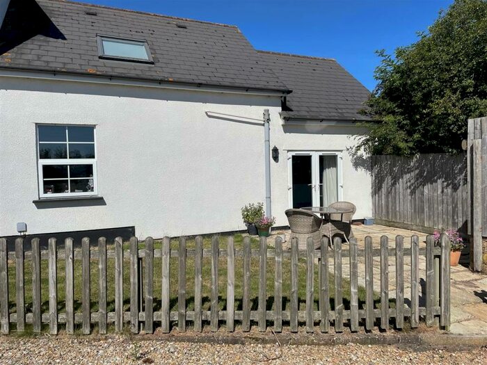 2 Bedroom Maisonette To Rent In Broadclyst, Exeter, EX5