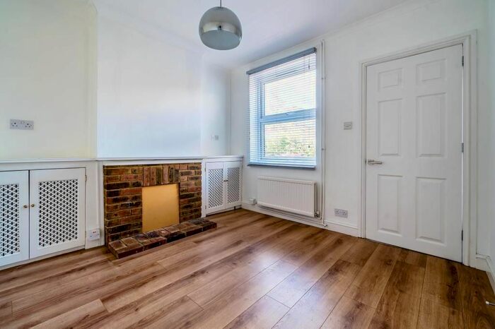 2 Bedroom Terraced House To Rent In Western Road, Reading, RG1