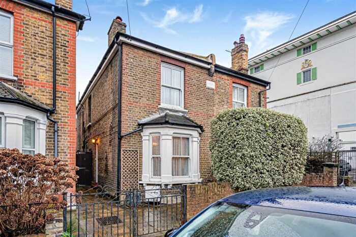 2 Bedroom Semi-Detached House For Sale In Hardman Road, Kingston Upon Thames, KT2