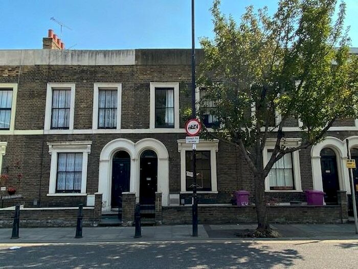 4 Bedroom Terraced House To Rent In Old Ford Road, E2