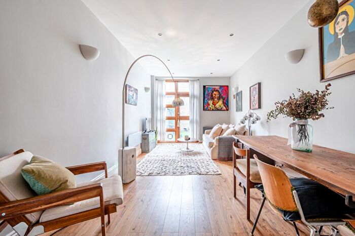 2 Bedroom Flat For Sale In Ellingfort Road, E8