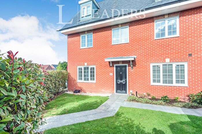 4 Bedroom End Of Terrace House To Rent In Bobbins Way, Buckingham, MK18