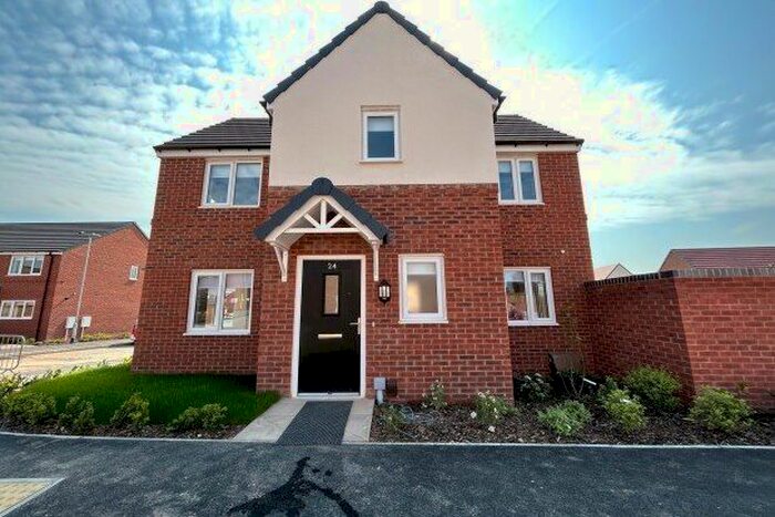 3 Bedroom Detached House To Rent In Horwood Drive, Nottingham, NG4