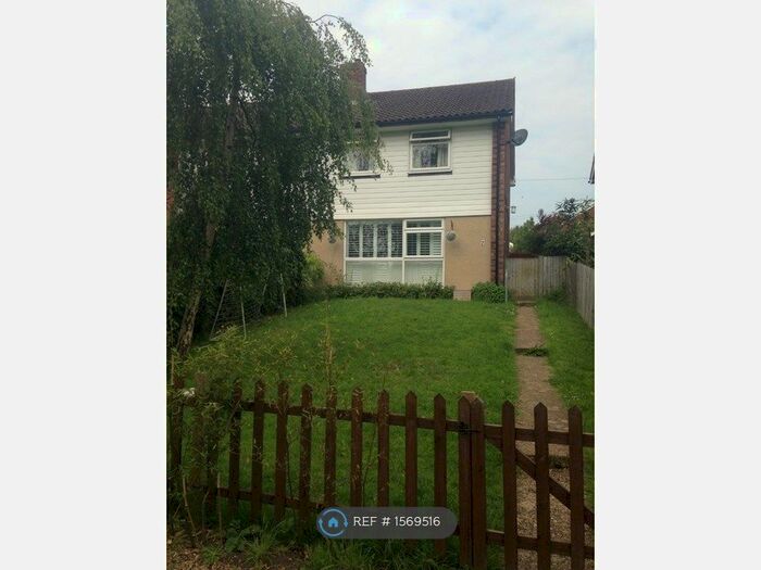 3 Bedroom Semi-Detached House To Rent In Boundsway, Uckfield, TN22