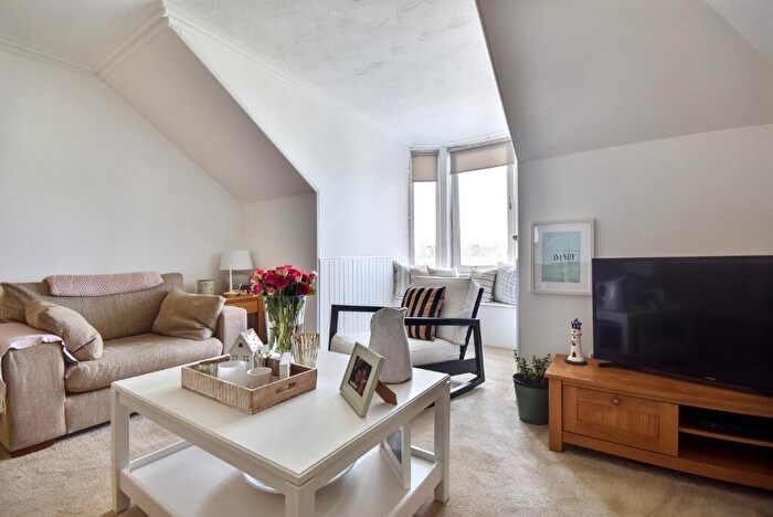 2 Bedroom Flat For Sale In Finnart Street, Inverclyde, Greenock, PA16