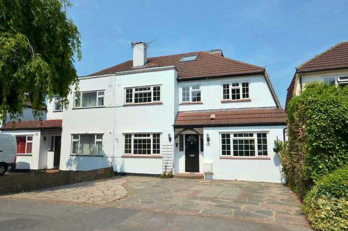 5 Bedroom Semi-Detached House To Rent In Grafton Road, Worcester Park, Surrey. KT4