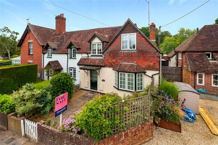 3 Bedroom Semi-Detached House For Sale In Petworth Road, Chiddingfold, Godalming, Surrey, GU8