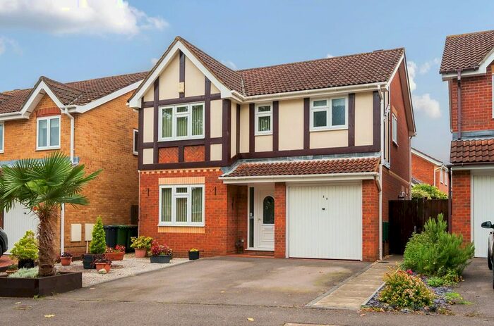 4 Bedroom Detached House For Sale In Symonds Close, Chandler's Ford, SO53