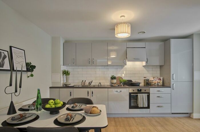 2 Bedroom Apartment To Rent In Newbury, Berkshire, RG14