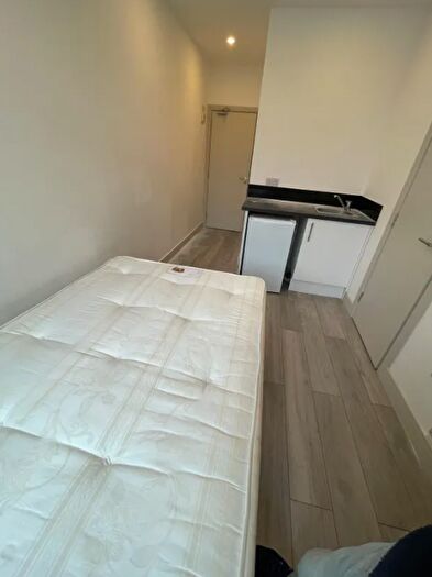 1 Bedroom Flat To Rent In High Street, Sutton, SM1